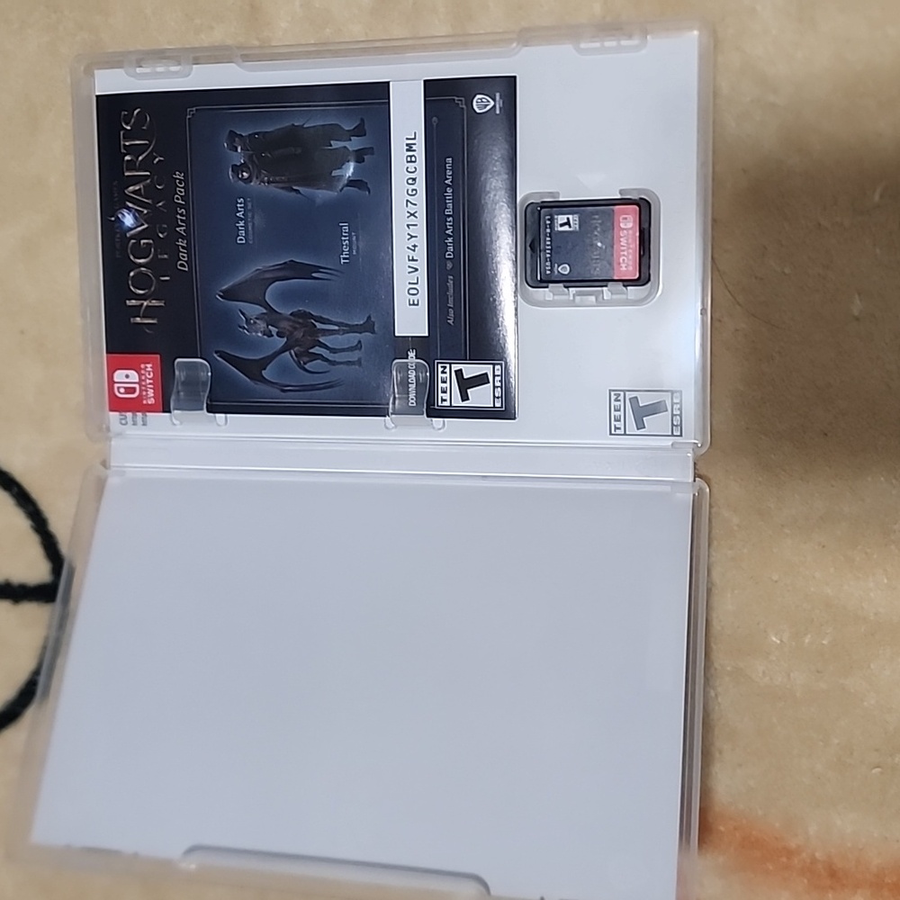 Hogwarts Legacy Deluxe Edition for Nintendo Switch - Picture 2 of 3